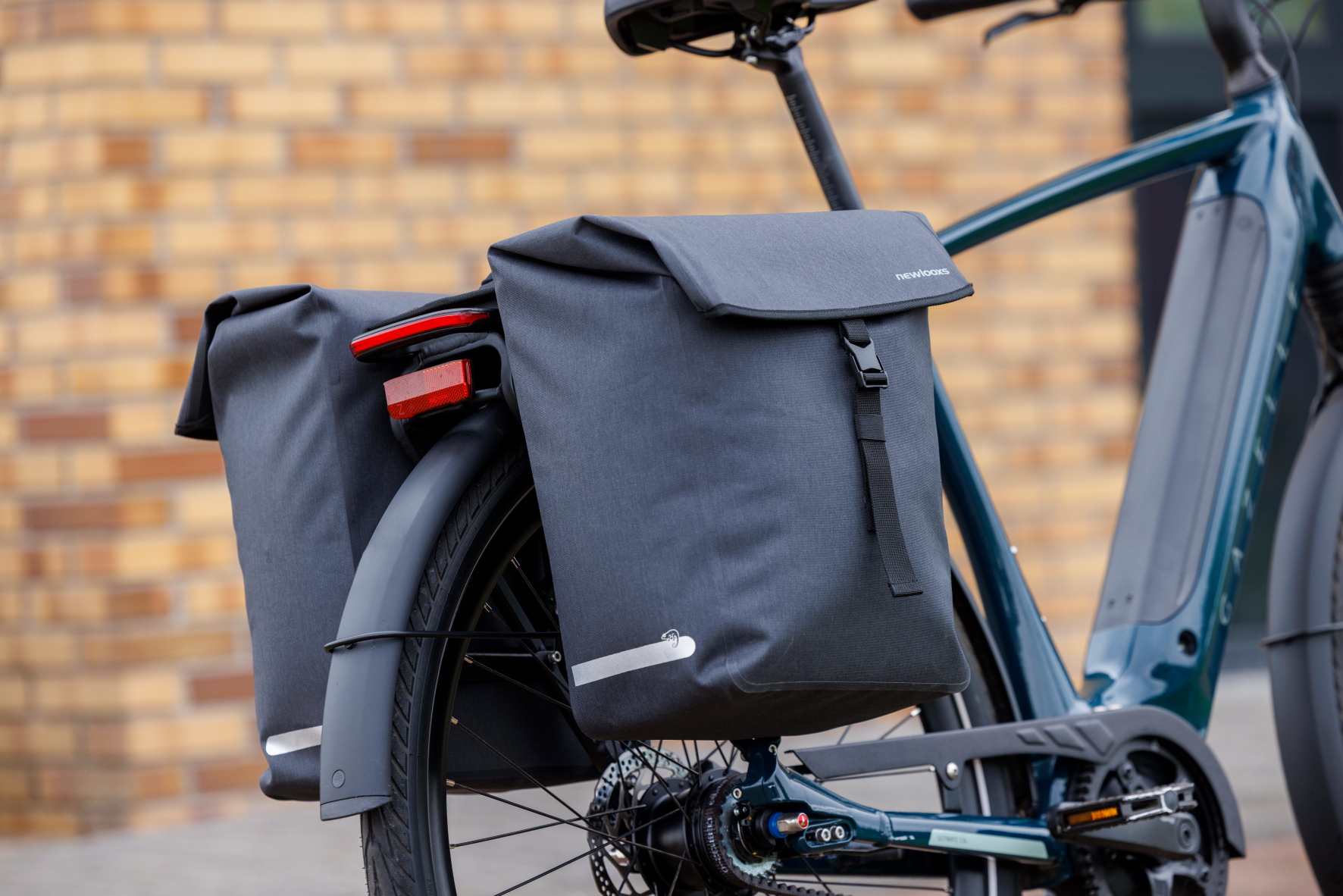 Podwójna sakwa rowerowa New Looxs Hamar Double 38L MIK 2.0